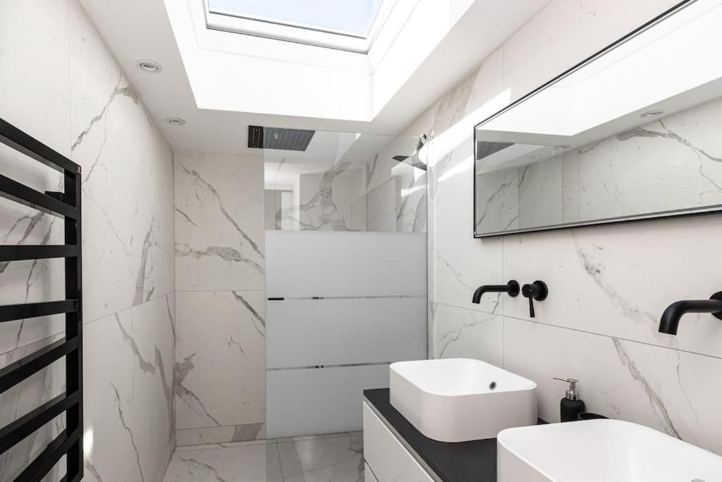 لا روشيل Superbe Appartement Facon Loft A 2 Pas Du Centre ! المظهر الخارجي الصورة